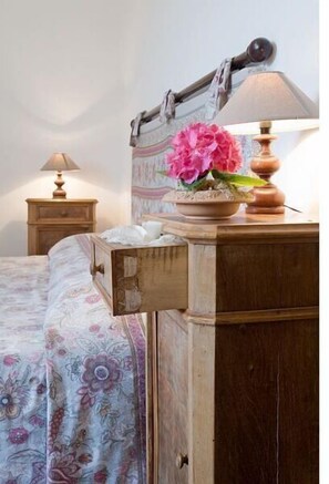 2 bedrooms, iron/ironing board, WiFi, bed sheets - Montestigliano, an authentic farmhouse in the heart of Tuscany, is an oasis of peace and beauty that offers its guests refined residences and an enchanting view (Rosia - Sovicille)