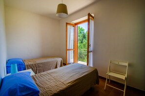 3 chambres, fer et planche à repasser, lit de bébé portatif, Wi-Fi