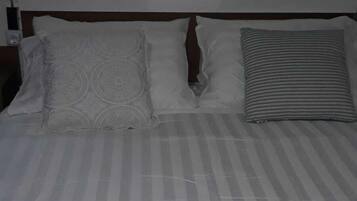 1 bedroom, in-room safe, iron/ironing board, WiFi