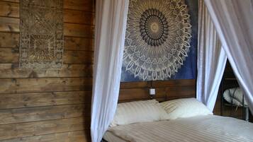 4 bedrooms, bed sheets