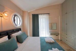 3 chambres, fer et planche à repasser, Wi-Fi, draps fournis