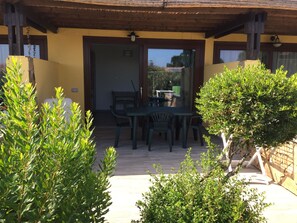 Outdoor dining - Two-room apartment in Palau, 20 minutes from the Costa Smeralda in Sardinia (PALAU (OT))