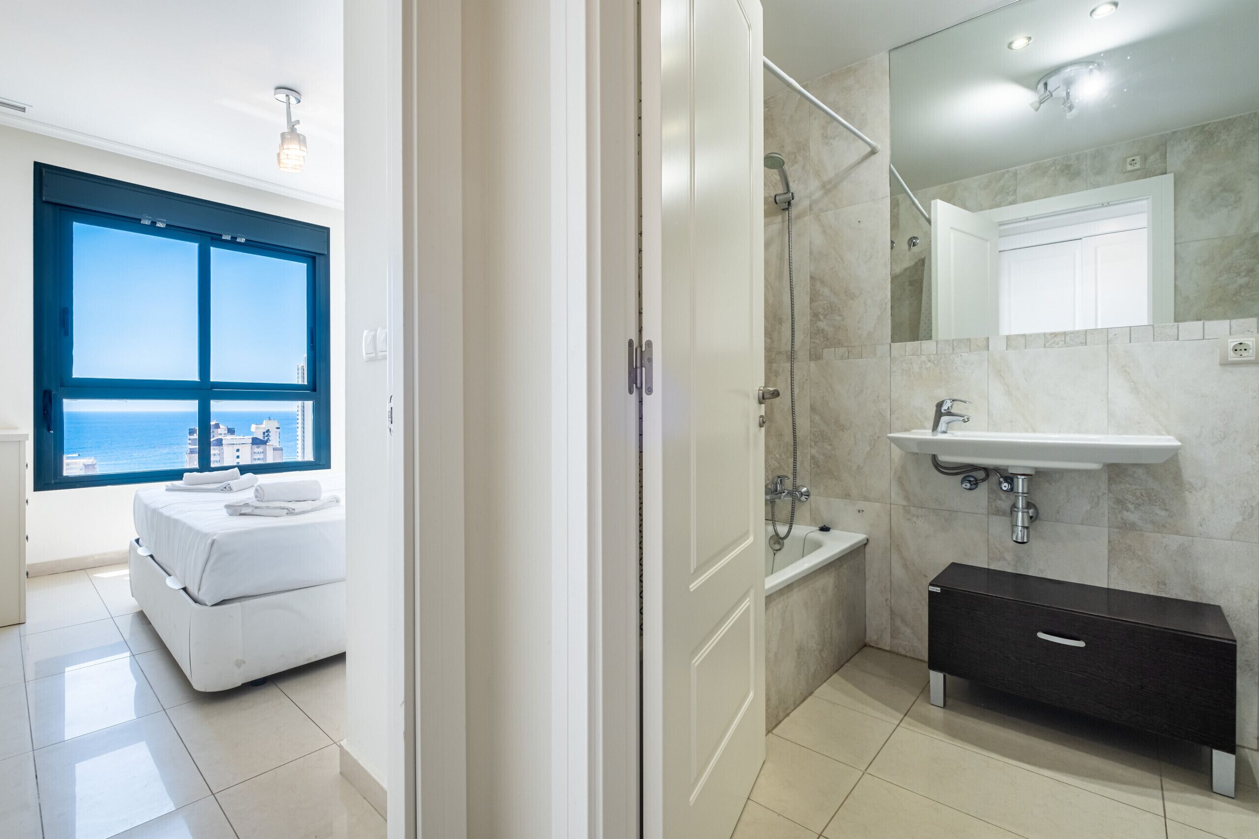 Baignoire, serviettes fournies