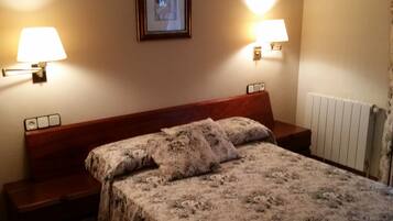 5 Schlafzimmer, Bügeleisen/Bügelbrett, kostenloses WLAN, Bettwäsche