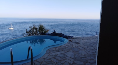 Rent apartment with pool in natural setting 
