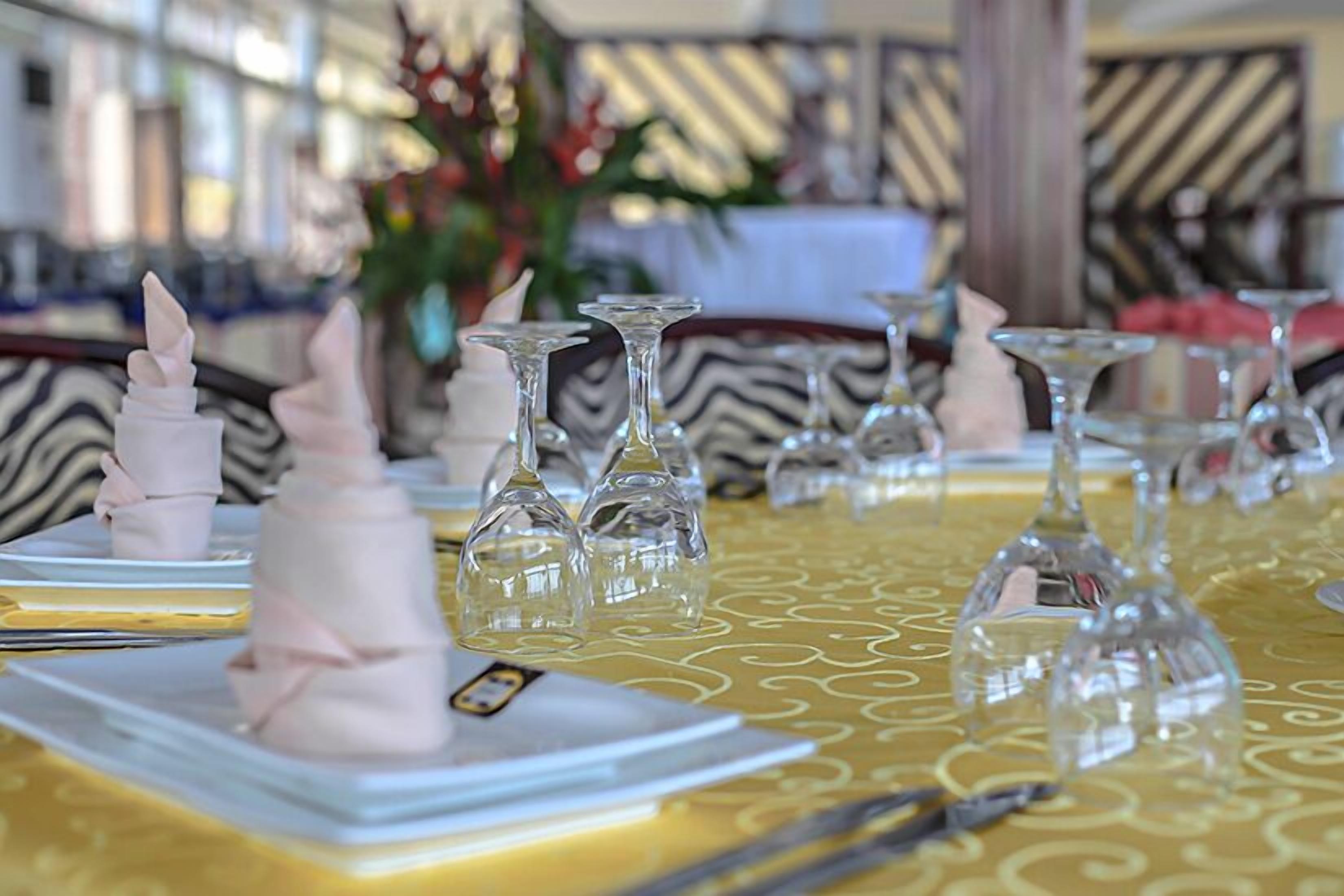 Breakfast, lunch, dinner served; local and international cuisine 