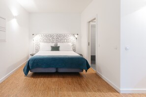 Iron/ironing board, free WiFi, bed sheets - Cashmere Nightlife Studio (Oporto)