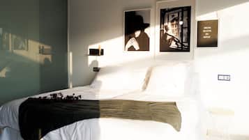 5 bedrooms, iron/ironing board, free WiFi, bed sheets