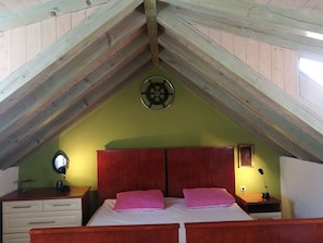 1 bedroom, WiFi, bed sheets - Buena Vista Apartment Vintage View (Vis)