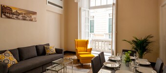 Old Genoa Apartment- Superior facing the Aquarium