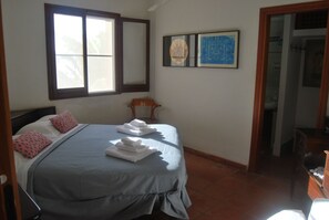 3 habitaciones, tabla de planchar con plancha y wifi gratis 