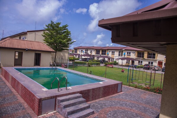 Outdoor pool - TASTEFULLY LUXURY FURNISHED DUPLEX IN LEKKI PHASE 1 FOR SHORT LET (LEKKI PHASE 1, LAGOS)