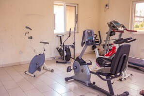 Fitness facility - TASTEFULLY LUXURY FURNISHED DUPLEX IN LEKKI PHASE 1 FOR SHORT LET (LEKKI PHASE 1, LAGOS)