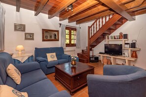 TV, table tennis - Villa Colonya for six people with pool (Pollensa)