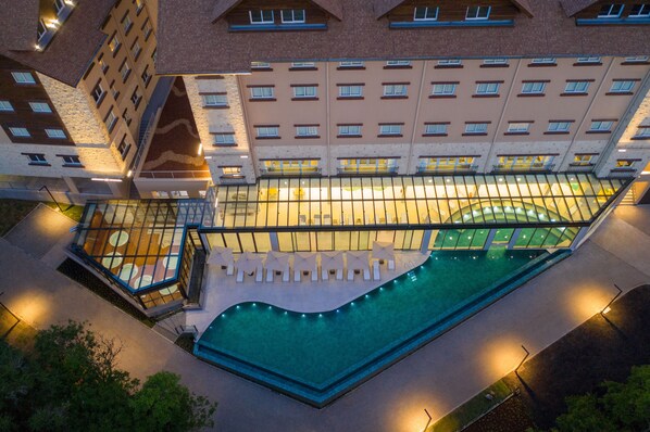 Superior Room, 1 Queen Bed, Non Smoking, Pool View