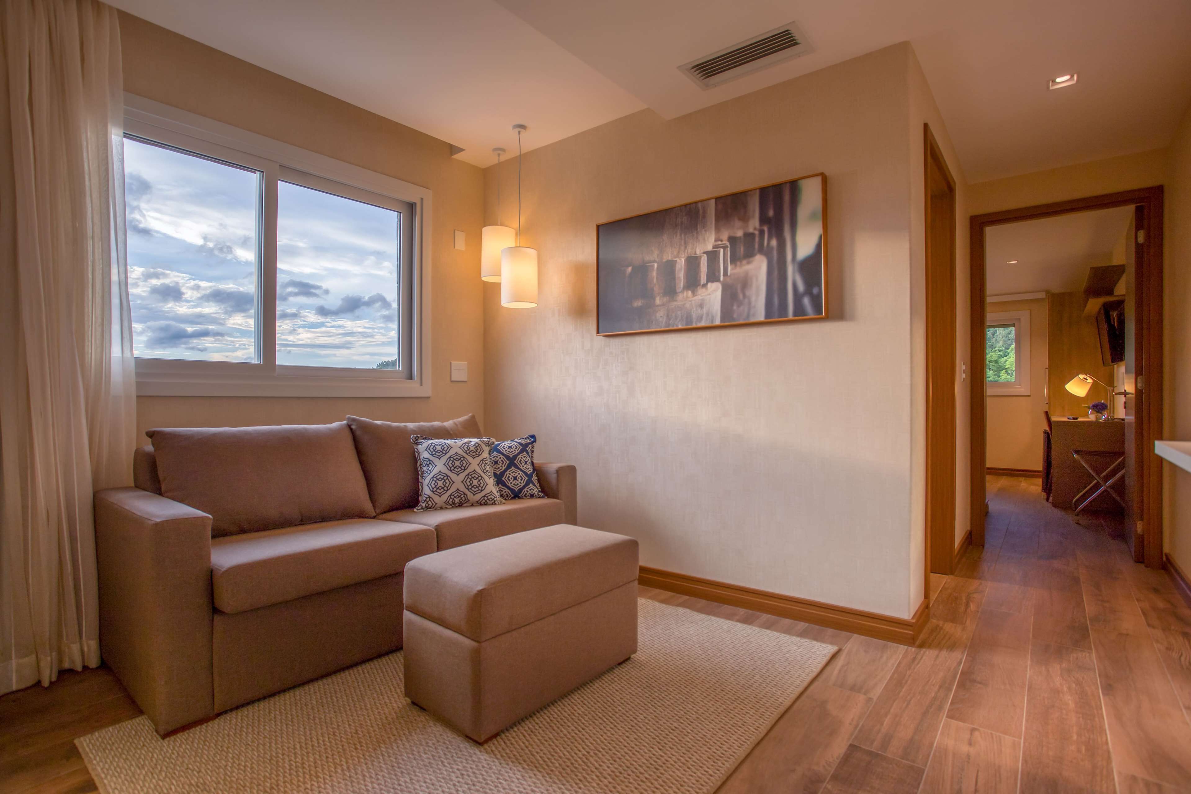 premium bedding, minibar, in-room safe, blackout curtains