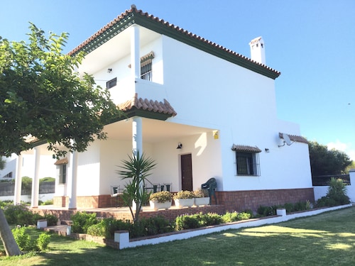 Preciosa y amplia villa de playa y campo en Los Caños de Meca