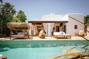 Outdoor pool, pool loungers