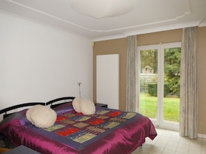 1 chambre, chambres insonorisées, fer et planche à repasser
