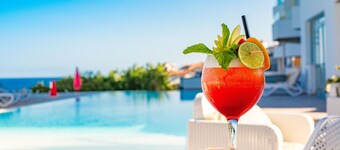 Unit 1 Amarilla Golf Villas - stunning 3 bed apartment- large terrace - sea view