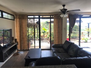 Basic Villa | Living room | Smart TV, Netflix - The Heights in Montanita (Manglaralto)