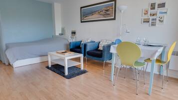 1 chambre, fer et planche à repasser, Wi-Fi, draps fournis