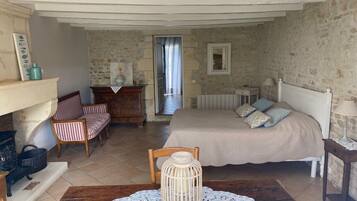 3 slaapkamers, een strijkplank/strijkijzer, wifi, beddengoed