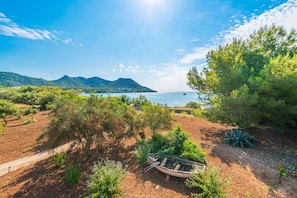 Plage à proximité, chaise longue