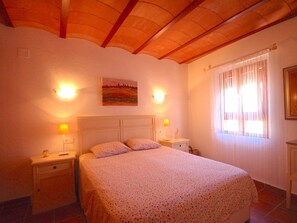 2 habitaciones, tabla de planchar con plancha y internet 