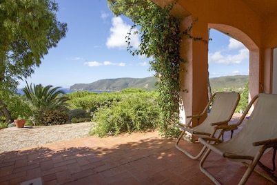 Villino a Lacona with sea view 4/6 beds