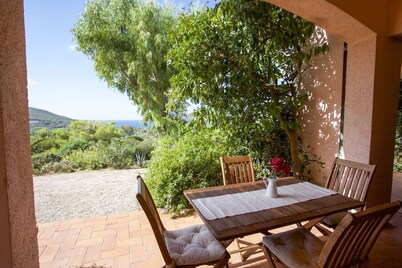 Villino a Lacona with sea view 4/6 beds