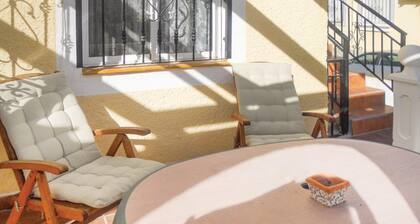 Detached Villa with BBQ, Private Heated Pool and Wi-Fi