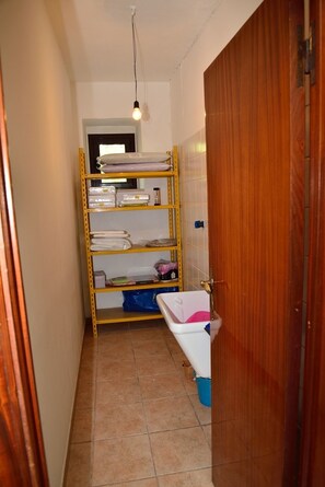 Hårføner og håndklær