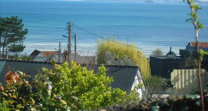 A cottage in Brittany! Seaside almost feet in the water