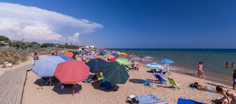 Agamennone, apartment at 20 mt. from the sea in the centre of Punta Secca