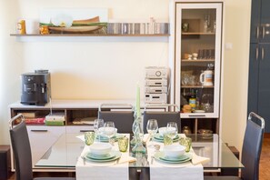 Dining - Casa Isabela (Estoril)