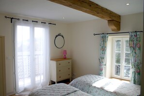 2 bedrooms, WiFi, bed sheets