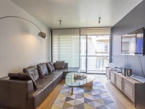 TV - Duplex Bonanova 3 rooms 8 pax with Terrace- Free Wifi (Barcelona)