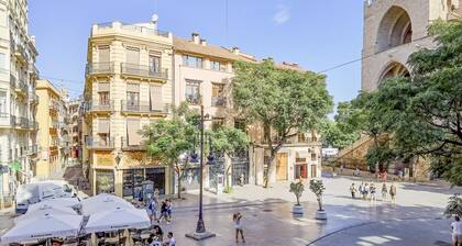 A la luna de Valencia, 4-6 pax, 2 Bedrooms & 2 Bathrooms in downtown Valencia