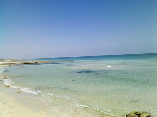 CHATEAU PIED DAN LEAU AVEC UNE GRANDE PISCINE