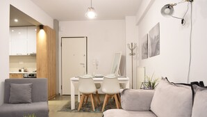 Leilighet – deluxe (Heliconia) | Oppholdsområde | Flatskjerm-TV