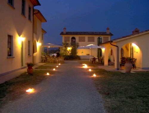 COLORINO APARTMENT on two floors BEDROOMS-KITCHEN-LIVING ROOM-AIR CONDITIONING  
