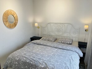 2 Schlafzimmer, Bügeleisen/Bügelbrett, Reisekinderbett, kostenloses WLAN