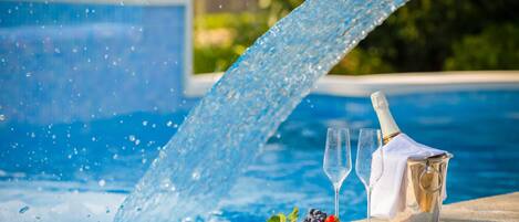 Outdoor pool, a heated pool