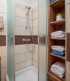Shower, hair dryer, towels, soap - Dalmatica Moderna - Holiday Home in Trogir Countryside with Heated Pool (Bristivica)