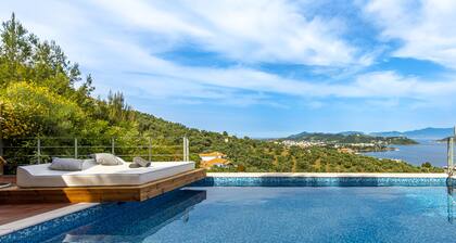 IO. DELUXE 2ΒR, 2 BTHR. VILLA MIT PRIVATEM POOL UND ERSTAUNLICHEN MEERBLICKEN