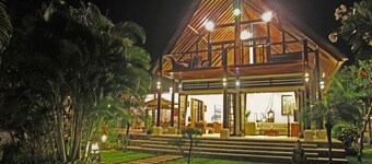 Villa Tri Murti, Lovina beach villa with private swimming pool at - up to 10 people