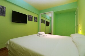 2 slaapkamers, een strijkplank/strijkijzer, beddengoed