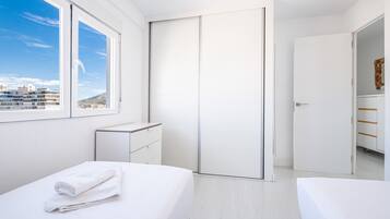 2 slaapkamers, een strijkplank/strijkijzer, gratis wifi, beddengoed
