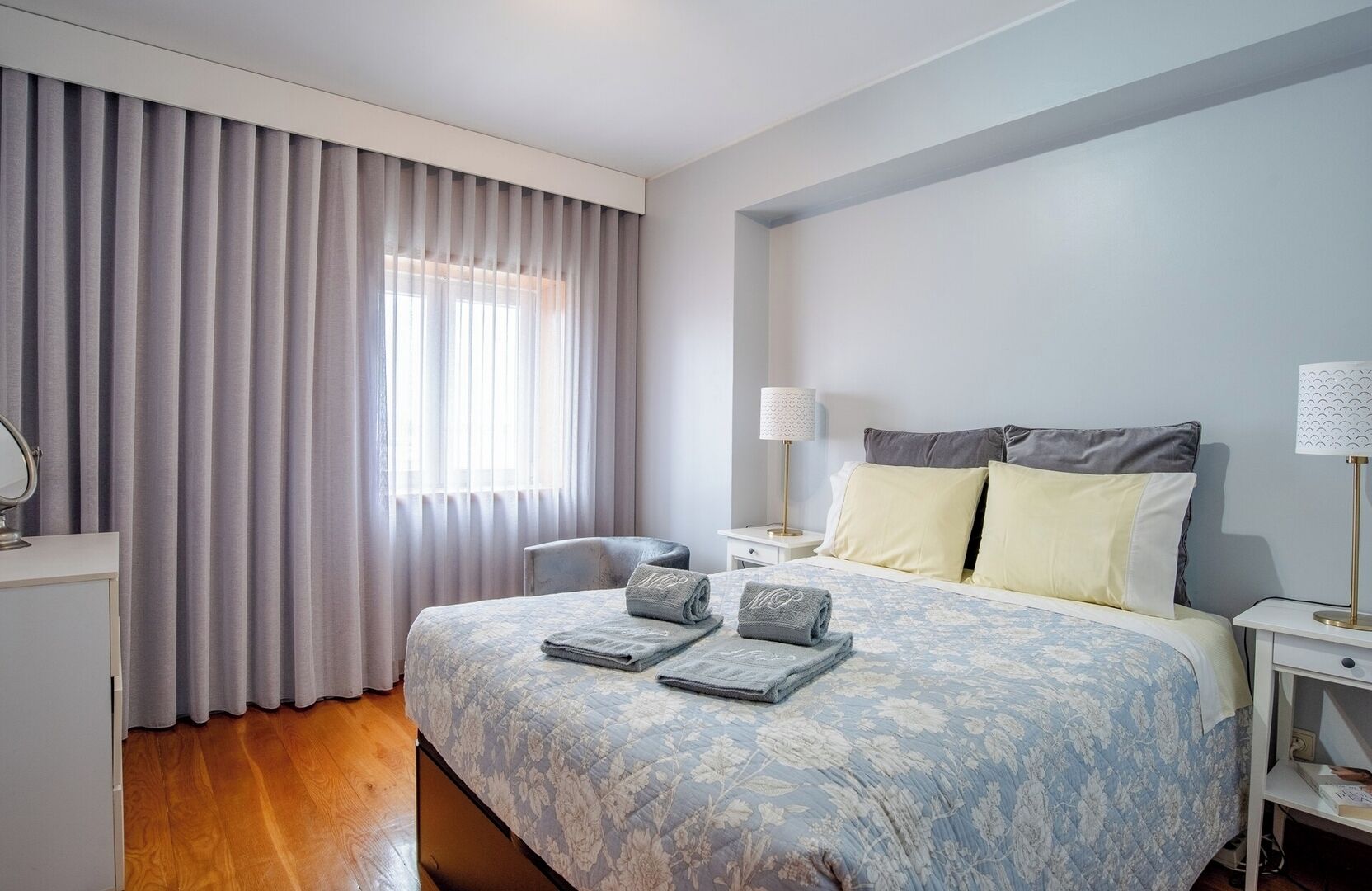 3 habitaciones, tabla de planchar con plancha y wifi gratis 